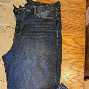 Curve Appeal Jeans w/ Elastic Waist